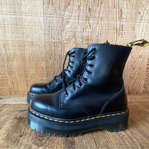 NWOT Dr Martens Jardon Platform Boot